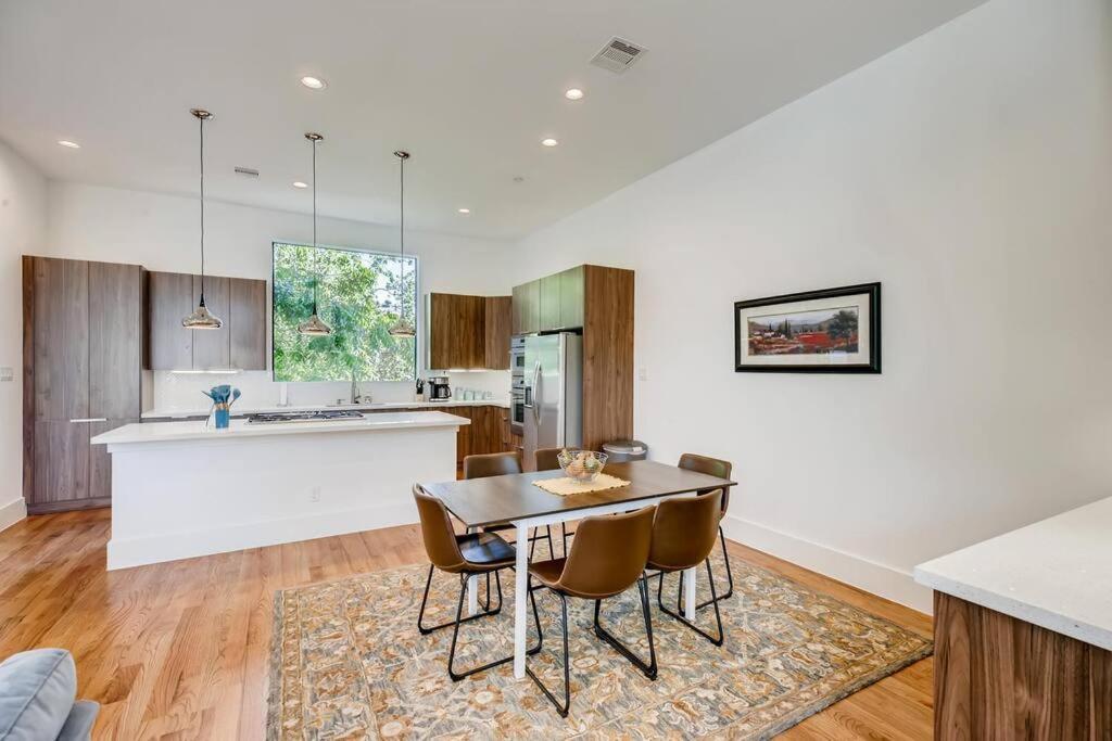 4 Story Home Mins To Downtown Houston With City Views Kültér fotó
