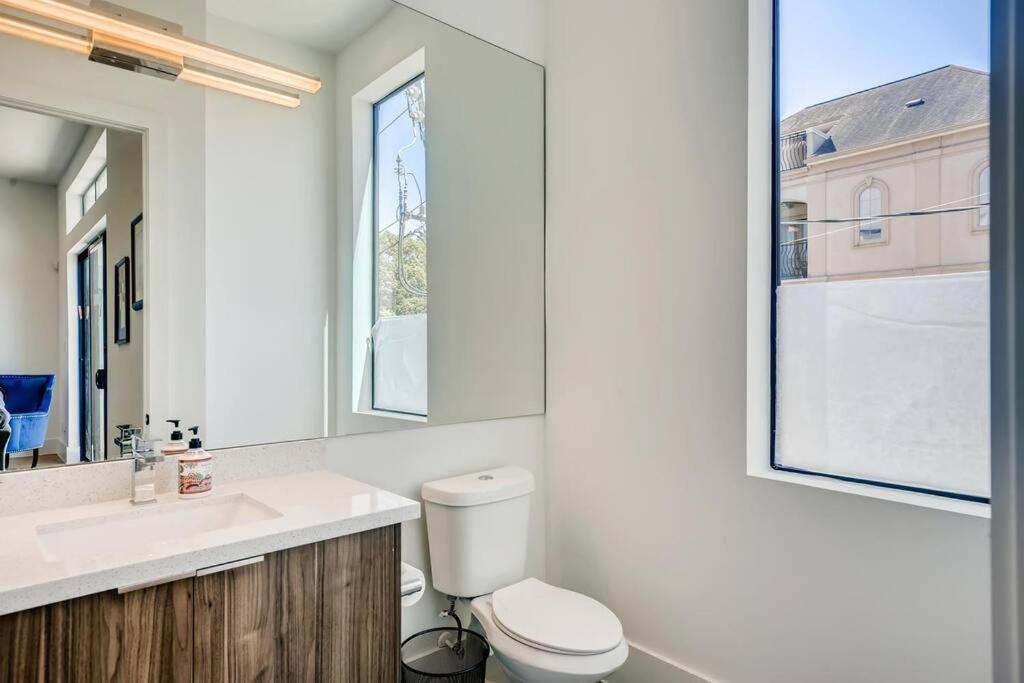 4 Story Home Mins To Downtown Houston With City Views Kültér fotó