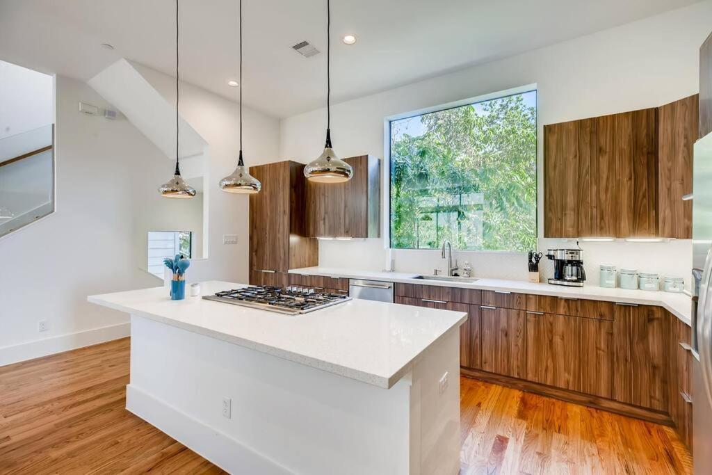 4 Story Home Mins To Downtown Houston With City Views Kültér fotó