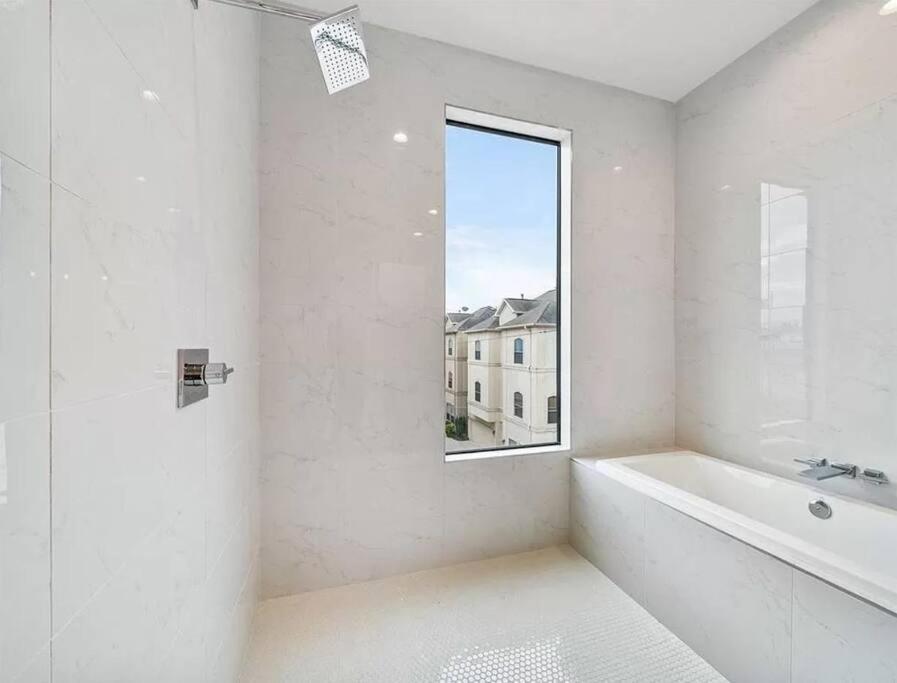 4 Story Home Mins To Downtown Houston With City Views Kültér fotó
